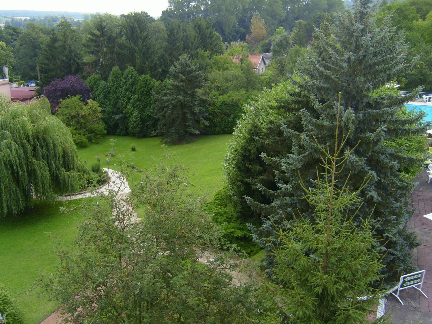 Logis Hotel Maison Carree Restaurant O Carre Dart Méréville Εξωτερικό φωτογραφία
