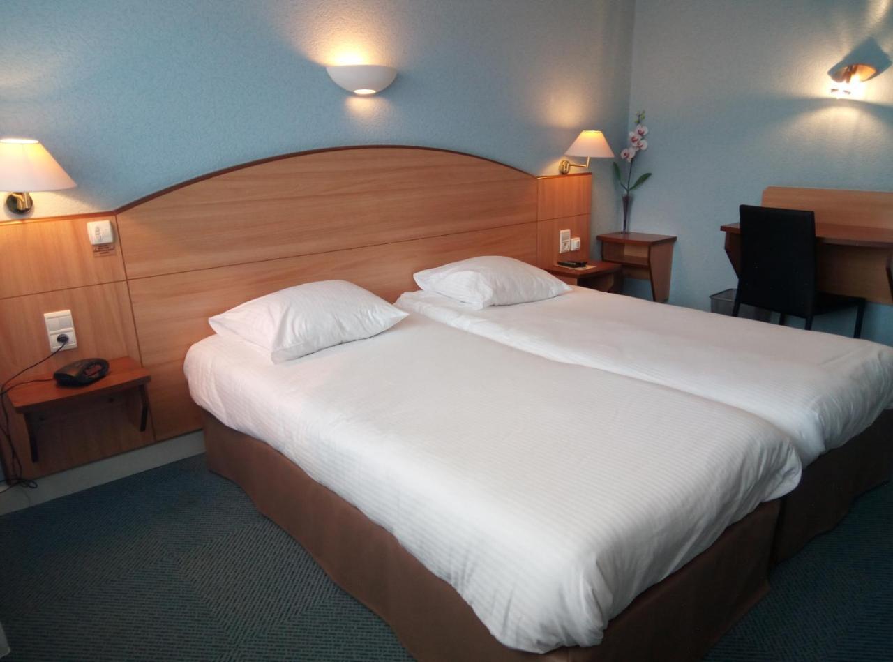 Logis Hotel Maison Carree Restaurant O Carre Dart Méréville Εξωτερικό φωτογραφία