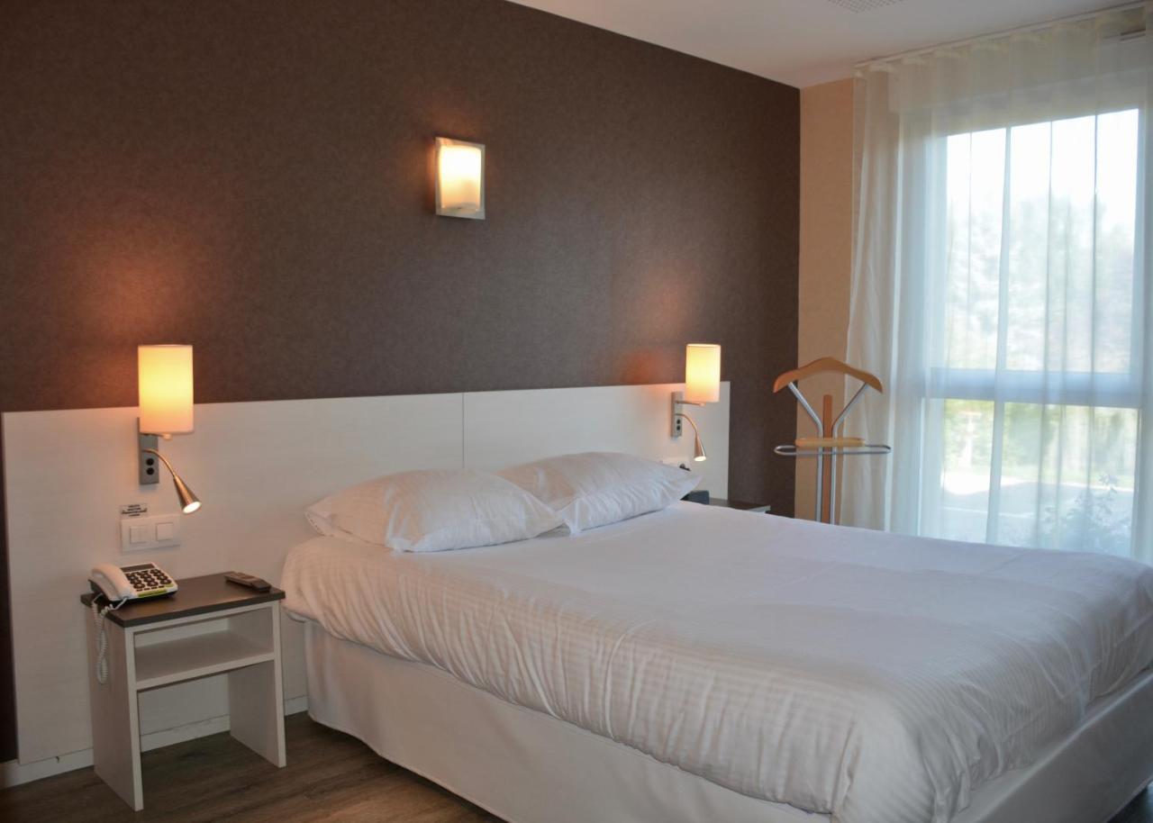 Logis Hotel Maison Carree Restaurant O Carre Dart Méréville Εξωτερικό φωτογραφία