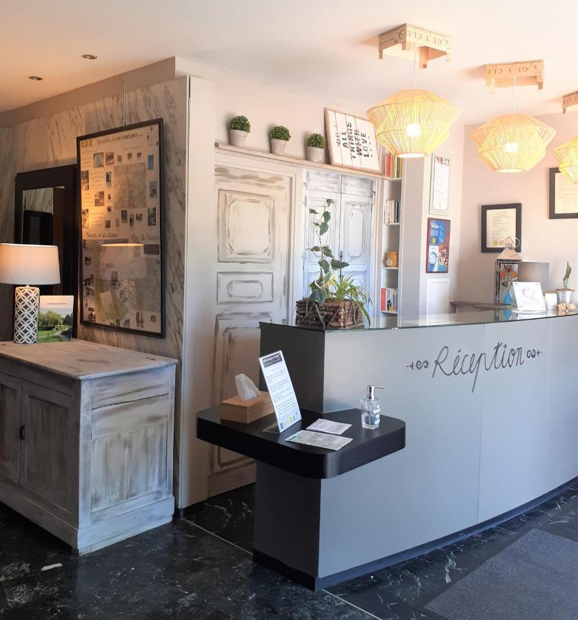 Logis Hotel Maison Carree Restaurant O Carre Dart Méréville Εξωτερικό φωτογραφία